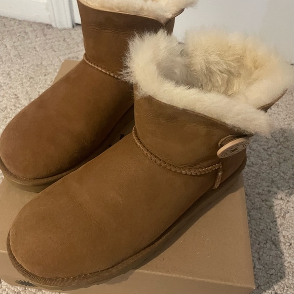 Mini Bailey Button III - Picture 2 of 4